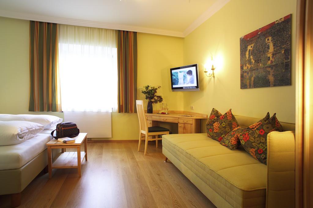 Hotel & Restaurant Ragginger Attersee Nussdorf am Attersee Oda fotoğraf