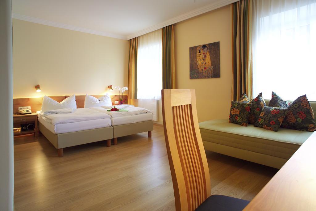 Hotel & Restaurant Ragginger Attersee Nussdorf am Attersee Oda fotoğraf